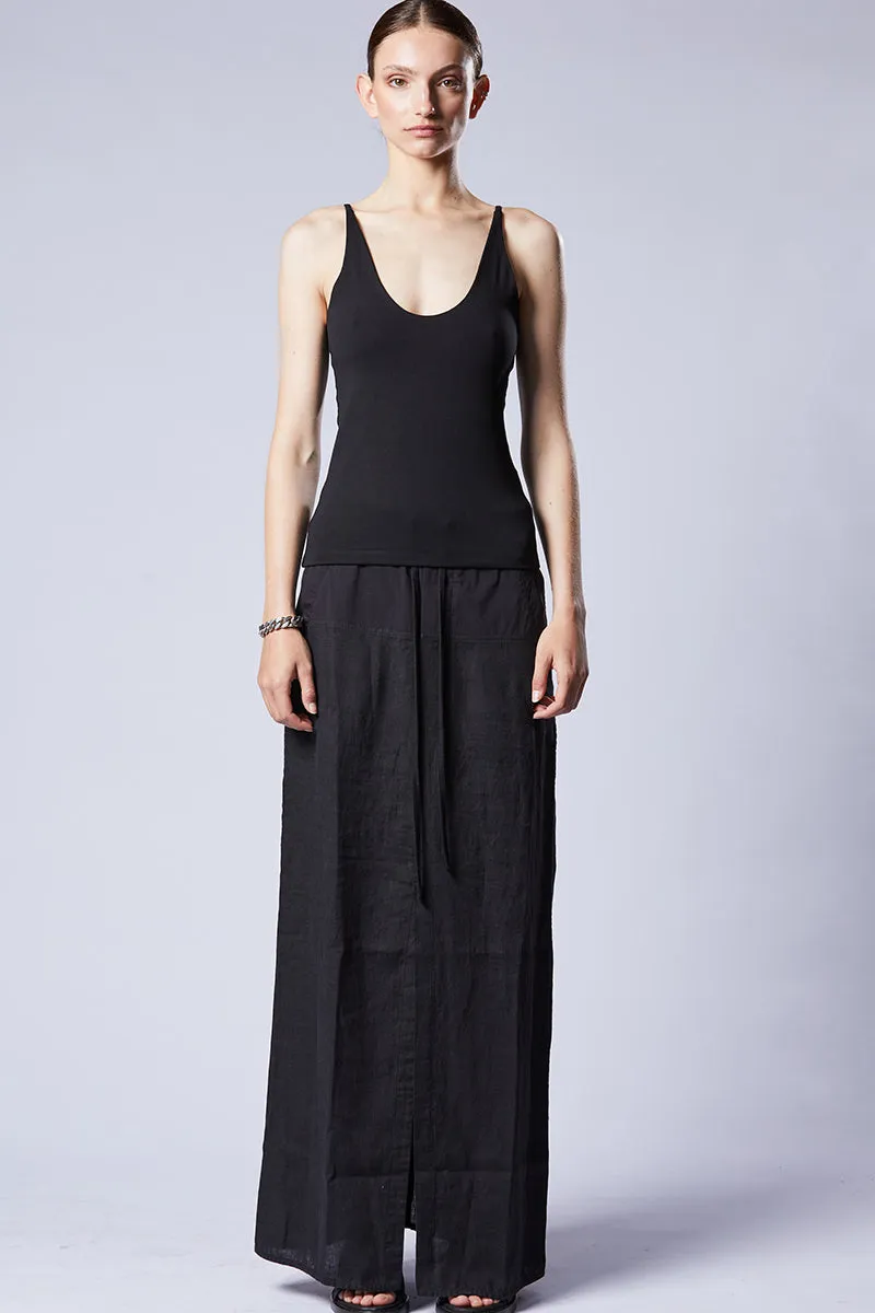 BLACK SOFT MODAL TANK TOP