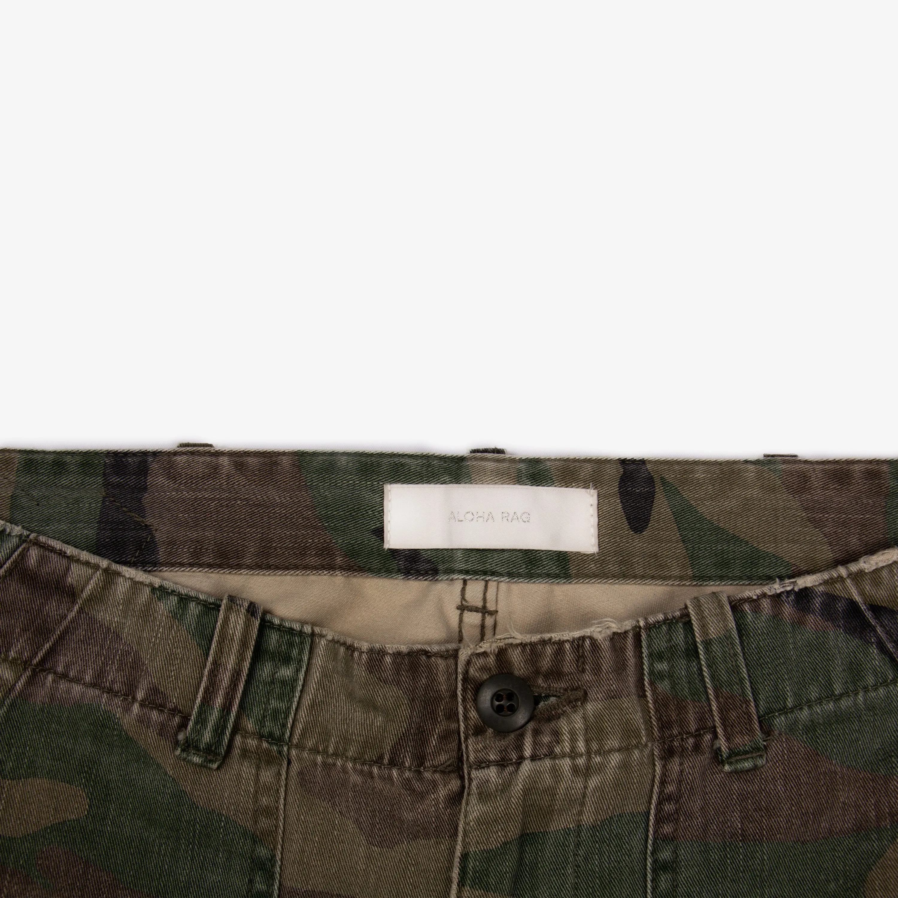 CAMO CARPENTER SHORT