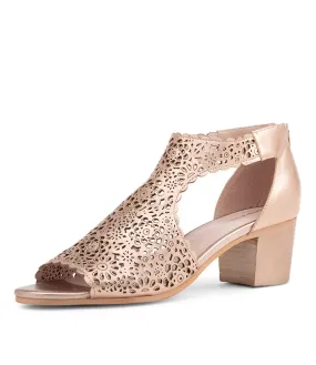 DJANGO & JULIETTE Bames Lrg Pale Rose Gold Leather Sandals