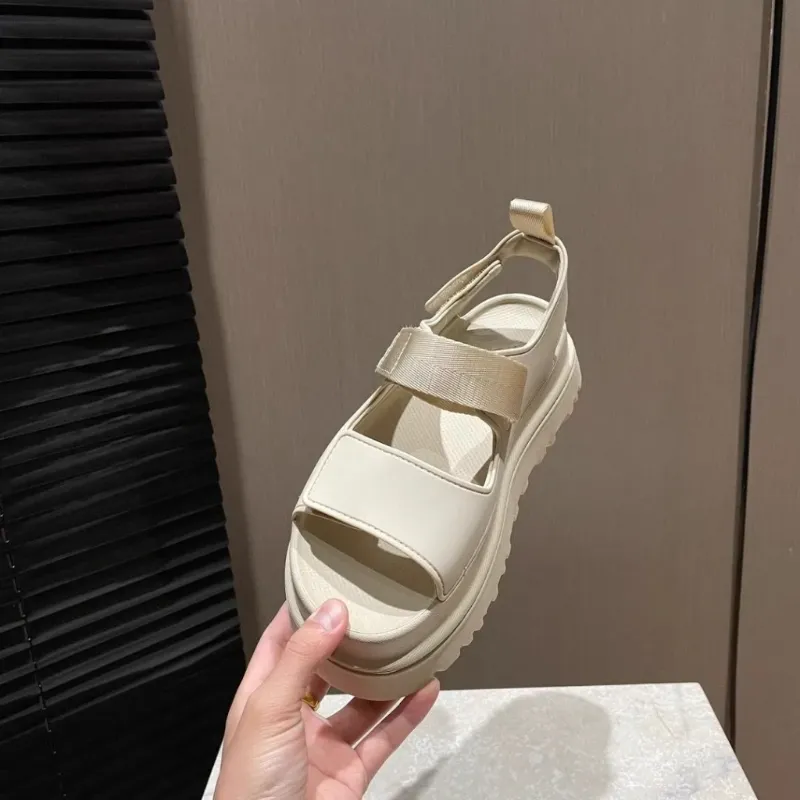 NobleWalk Sandals